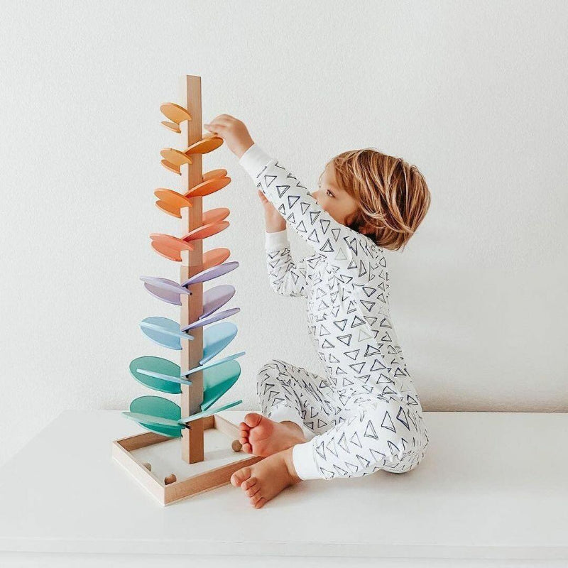 Stimulate your child's creativity with this educational game 