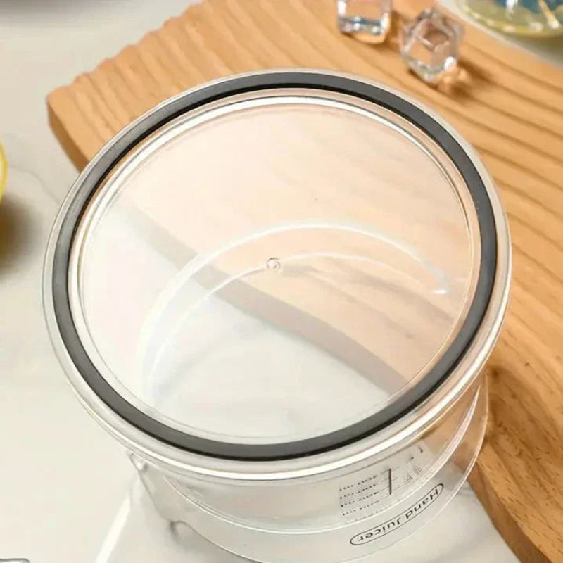 Practical manual citrus juicer for easy fresh juice 