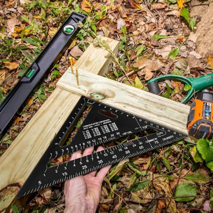 Oumbärligt 5-i-1 verktyg för perfekta snitt 