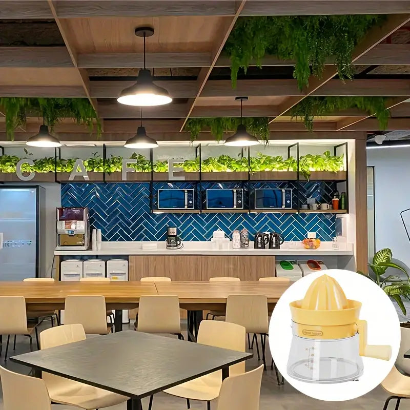 Practical manual citrus juicer for easy fresh juice 