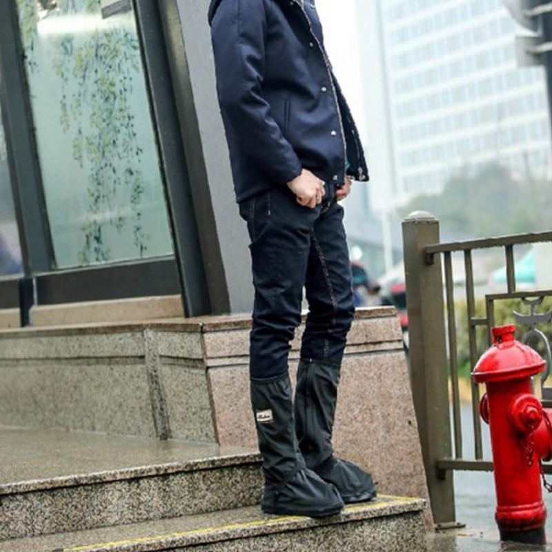 שמרו על הנעליים שלכם יבשות, אפילו בגשם 